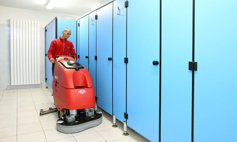 Máquinas de Limpieza Profesional para Espacios Deportivos: Descubre las Soluciones de RCM Ibérica